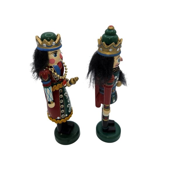 vintage Terry's Village King & Queen Nutcracker Set. - Picture 3 of 7